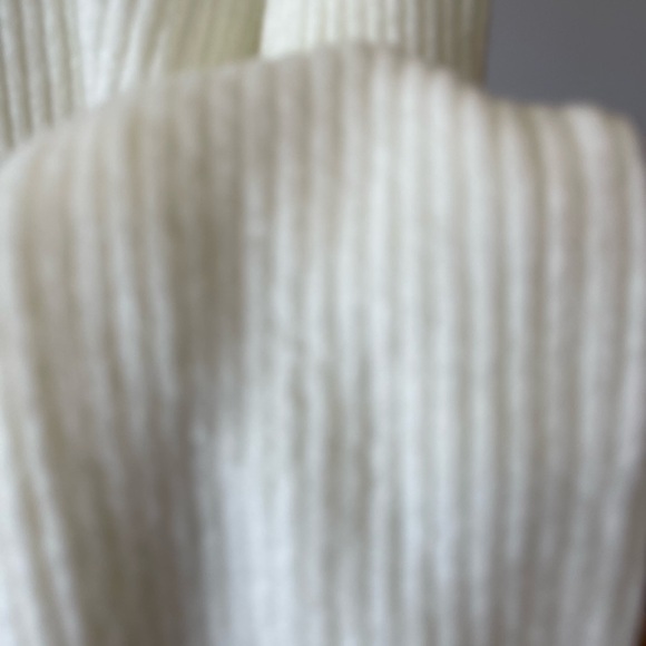Olivaceous New size Large turtle neck soft sweater cream cozy ribbed knit sliit - Picture 7 of 12